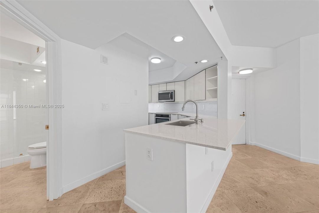 Recently Sold: $1,170,000 (3 beds, 2 baths, 1300 Square Feet)