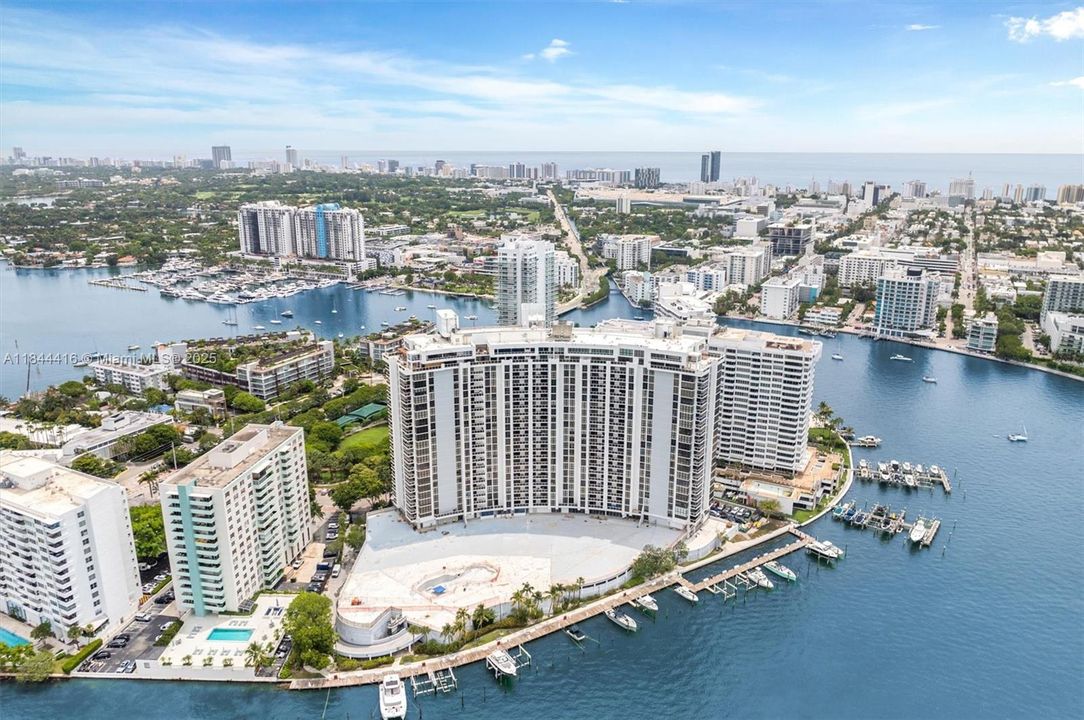 En Venta: $2,595,000 (3 camas, 3 baños, 2388 Pies cuadrados)