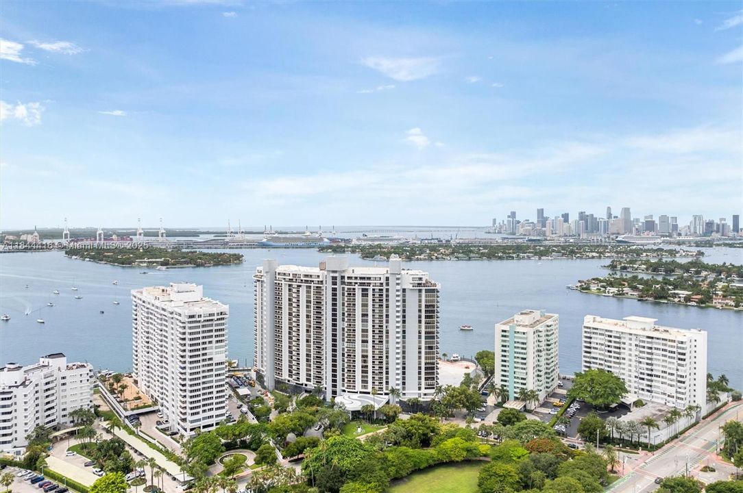 En Venta: $2,595,000 (3 camas, 3 baños, 2388 Pies cuadrados)