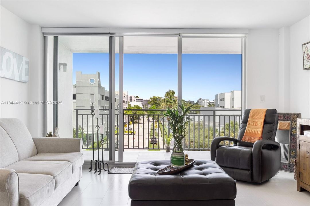 En Venta: $550,000 (1 camas, 1 baños, 975 Pies cuadrados)