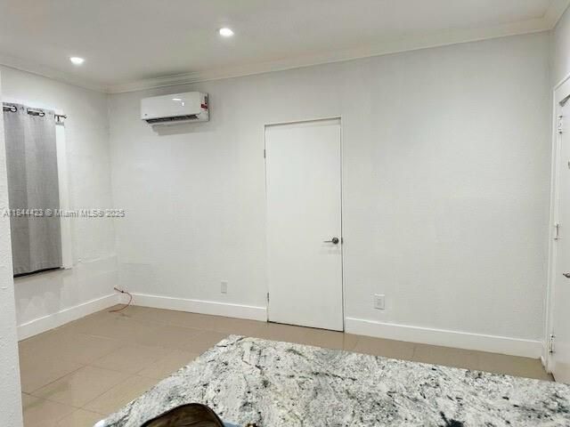 待售: $215,000 (1 贝兹, 1 浴室, 355 平方英尺)