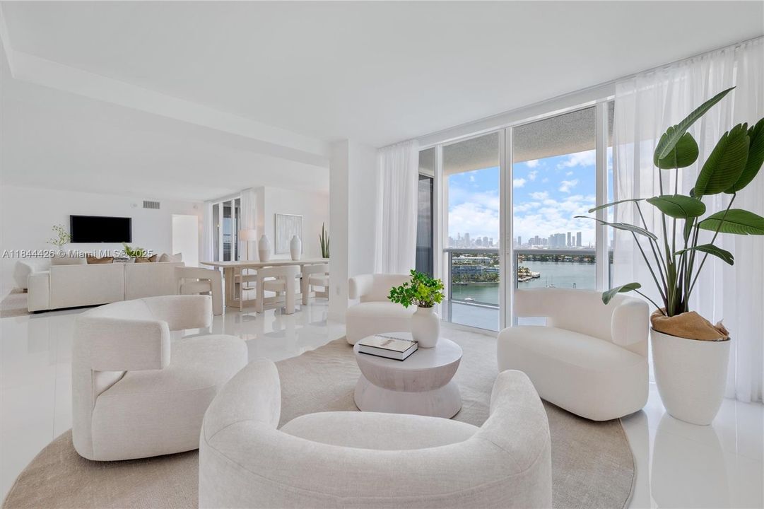 合同活跃: $3,500,000 (3 贝兹, 3 浴室, 2246 平方英尺)