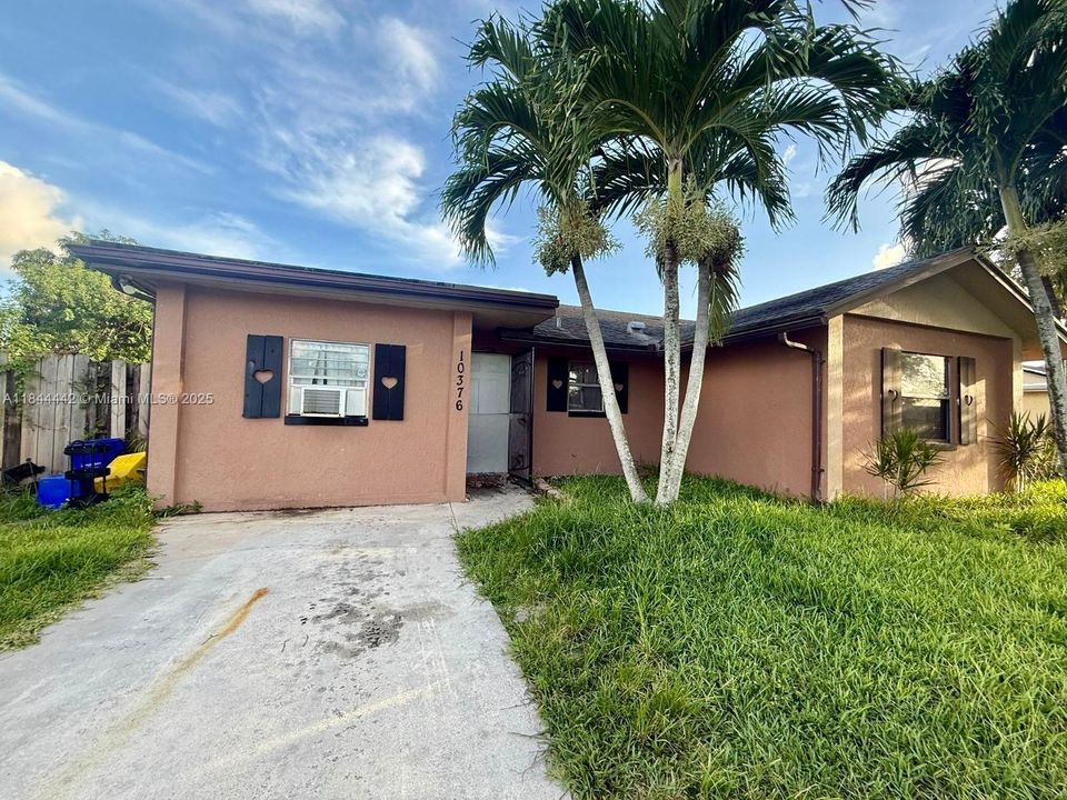 Vendido Recientemente: $360,000 (3 camas, 2 baños, 1287 Pies cuadrados)