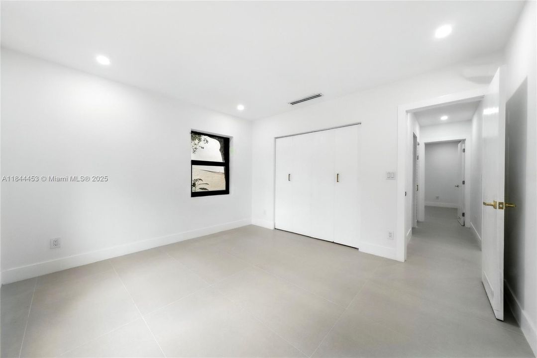 Недавно продано: $1,350,000 (4 спален, 3 ванн, 1805 Квадратных фут)