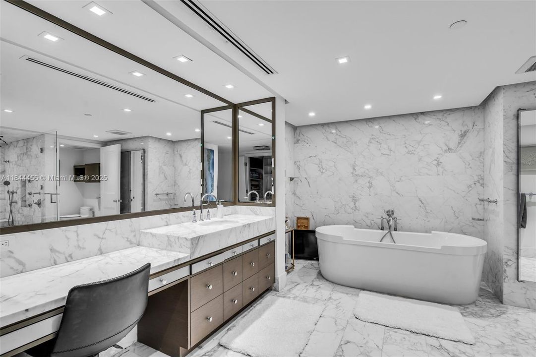 待售: $3,900,000 (6 贝兹, 7 浴室, 6526 平方英尺)