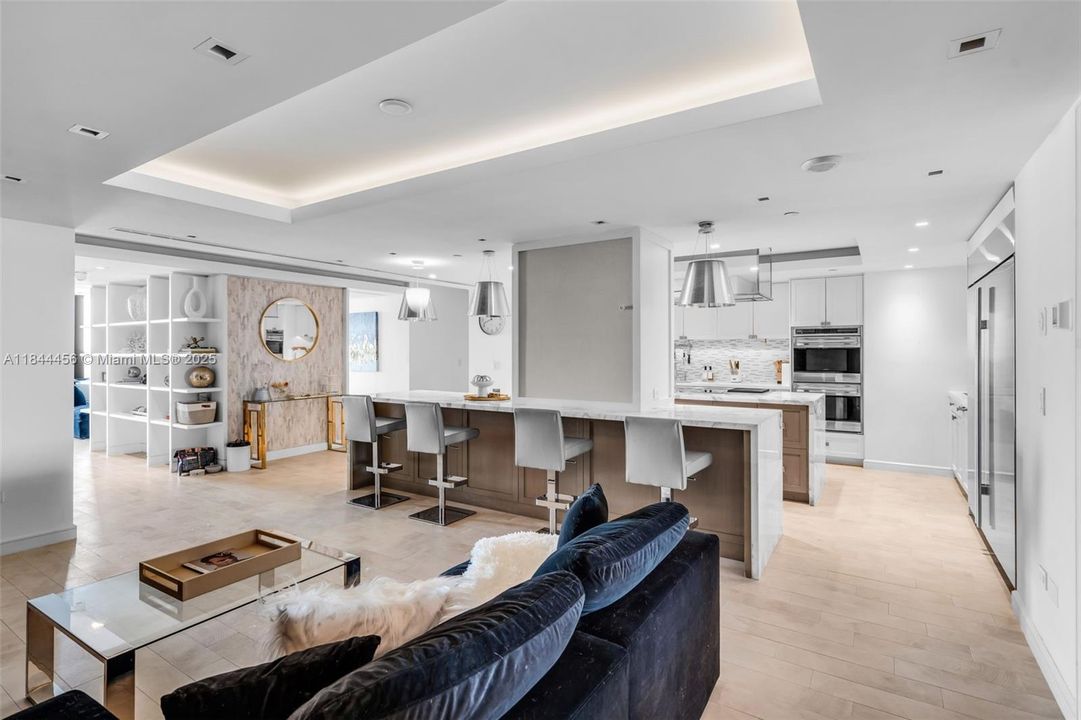 待售: $3,900,000 (6 贝兹, 7 浴室, 6526 平方英尺)