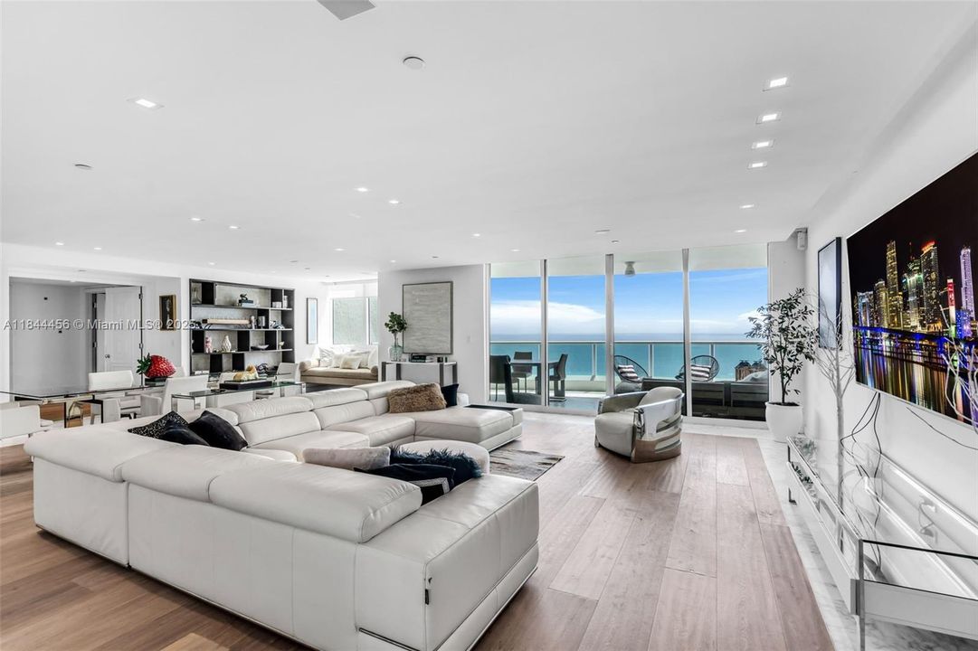 待售: $3,900,000 (6 贝兹, 7 浴室, 6526 平方英尺)