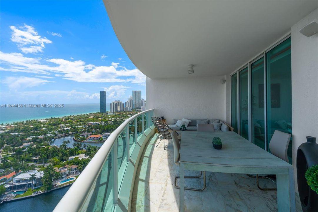 待售: $3,900,000 (6 贝兹, 7 浴室, 6526 平方英尺)