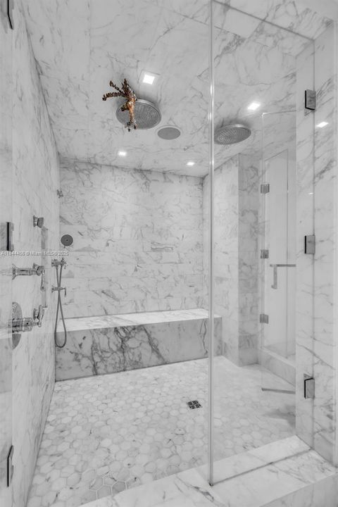 待售: $3,900,000 (6 贝兹, 7 浴室, 6526 平方英尺)