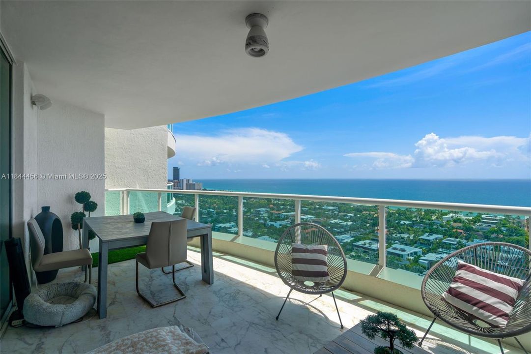 待售: $3,900,000 (6 贝兹, 7 浴室, 6526 平方英尺)