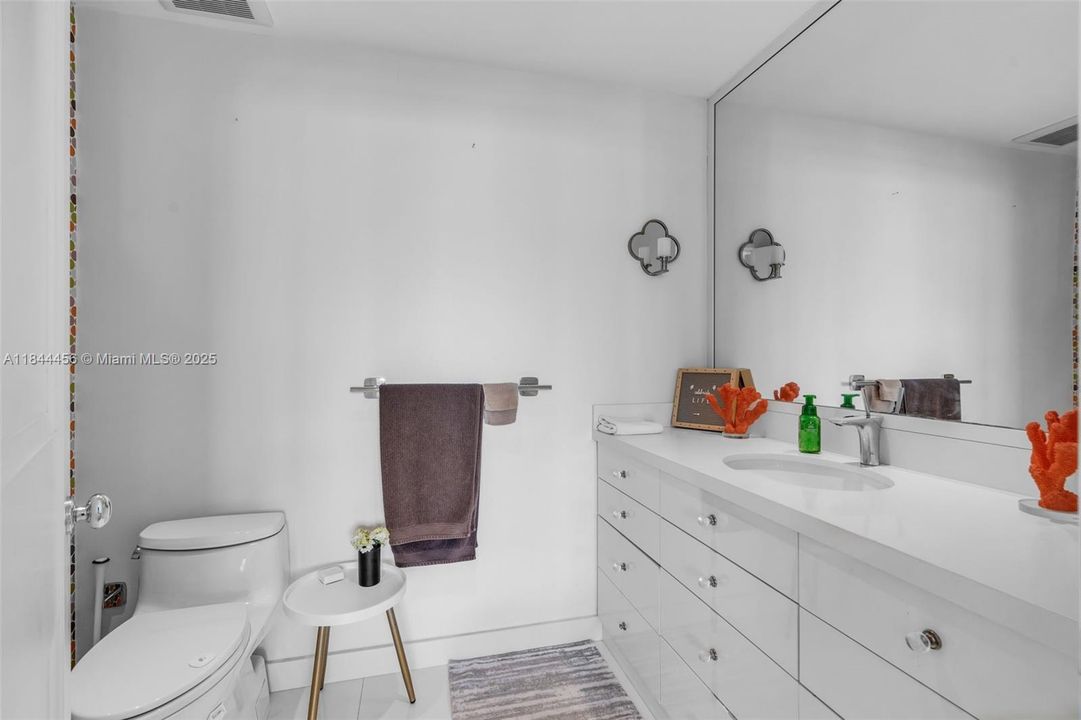 待售: $3,900,000 (6 贝兹, 7 浴室, 6526 平方英尺)