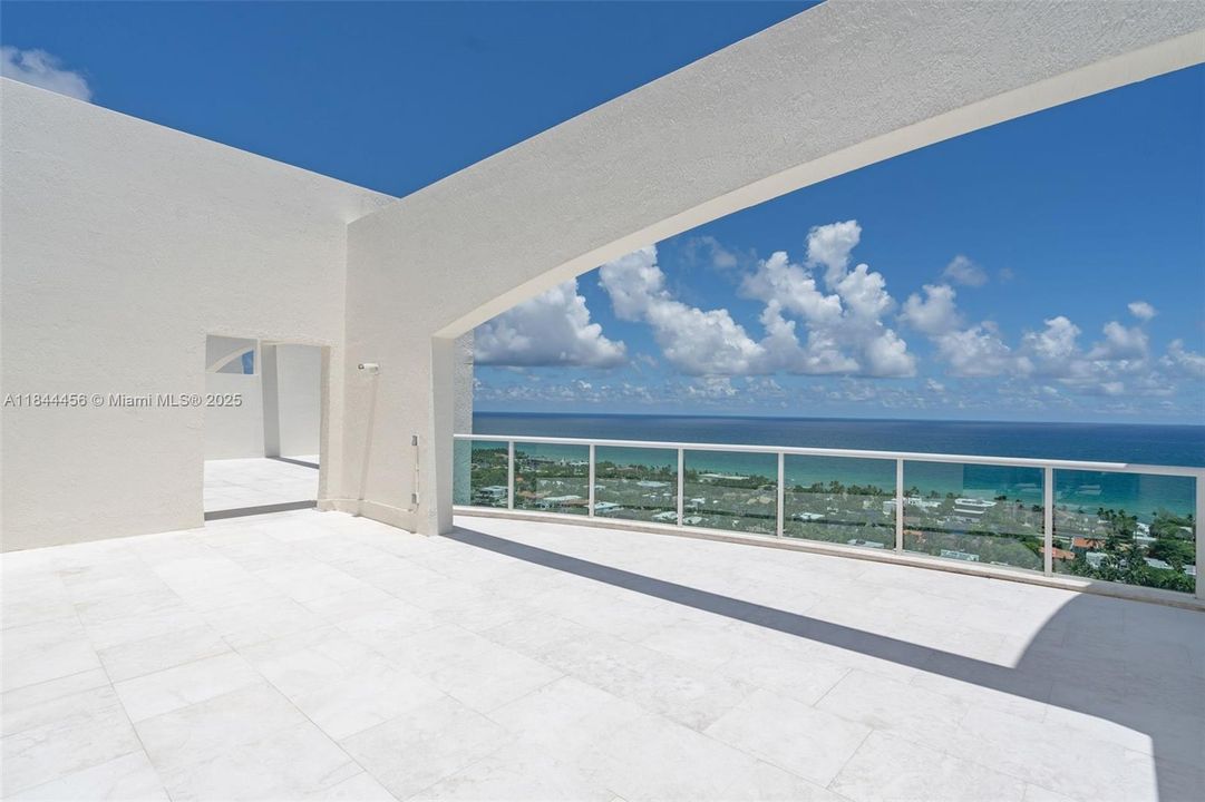 待售: $3,900,000 (6 贝兹, 7 浴室, 6526 平方英尺)