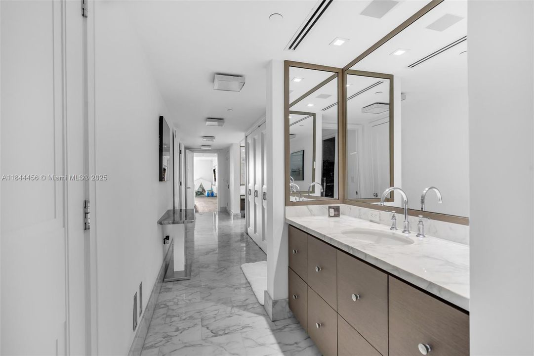 待售: $3,900,000 (6 贝兹, 7 浴室, 6526 平方英尺)