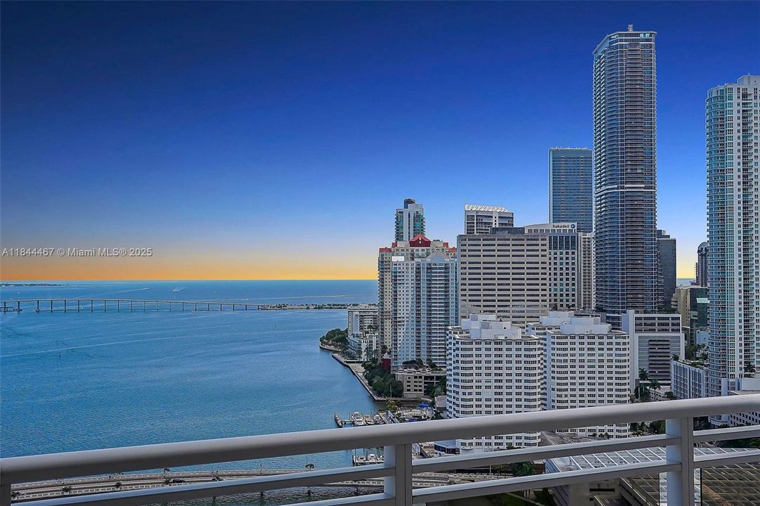 Active With Contract: $12,650 (3 beds, 3 baths, 2591 Square Feet)