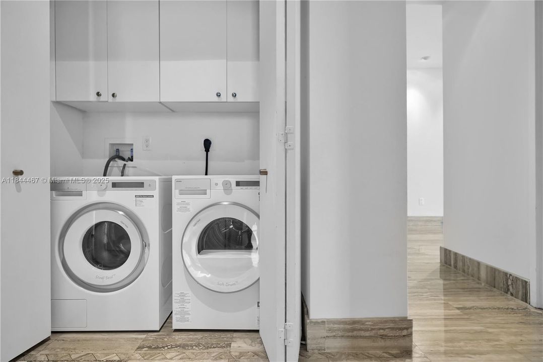 Active With Contract: $12,650 (3 beds, 3 baths, 2591 Square Feet)