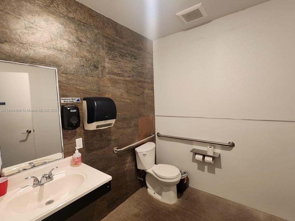 出租: $21 (0 贝兹, 0 浴室, 0 平方英尺)