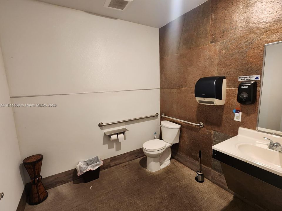 出租: $21 (0 贝兹, 0 浴室, 0 平方英尺)