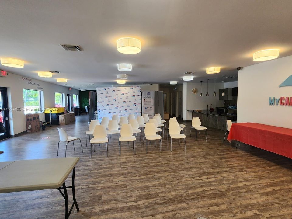 出租: $21 (0 贝兹, 0 浴室, 0 平方英尺)