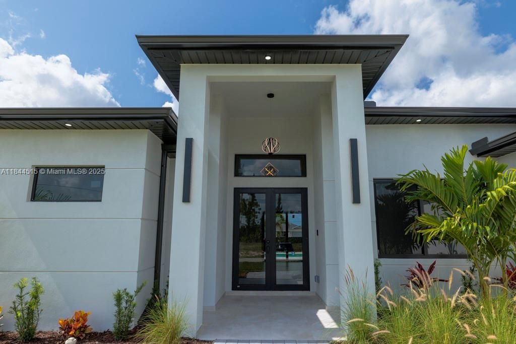 Recently Sold: $522,000 (3 beds, 3 baths, 1804 Square Feet)