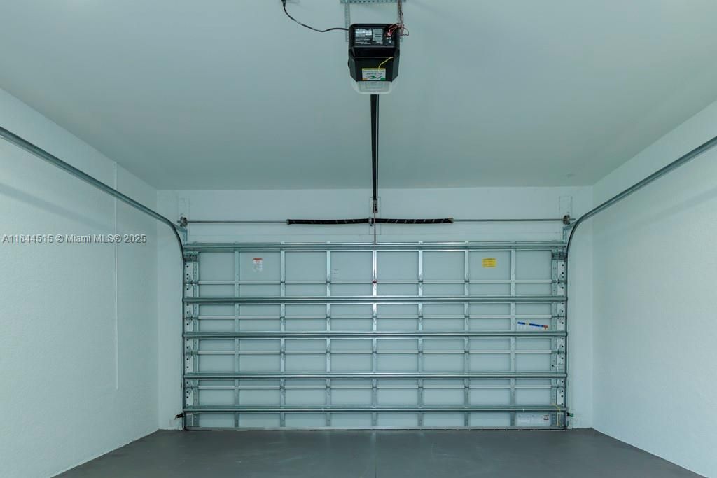 Recently Sold: $522,000 (3 beds, 3 baths, 1804 Square Feet)