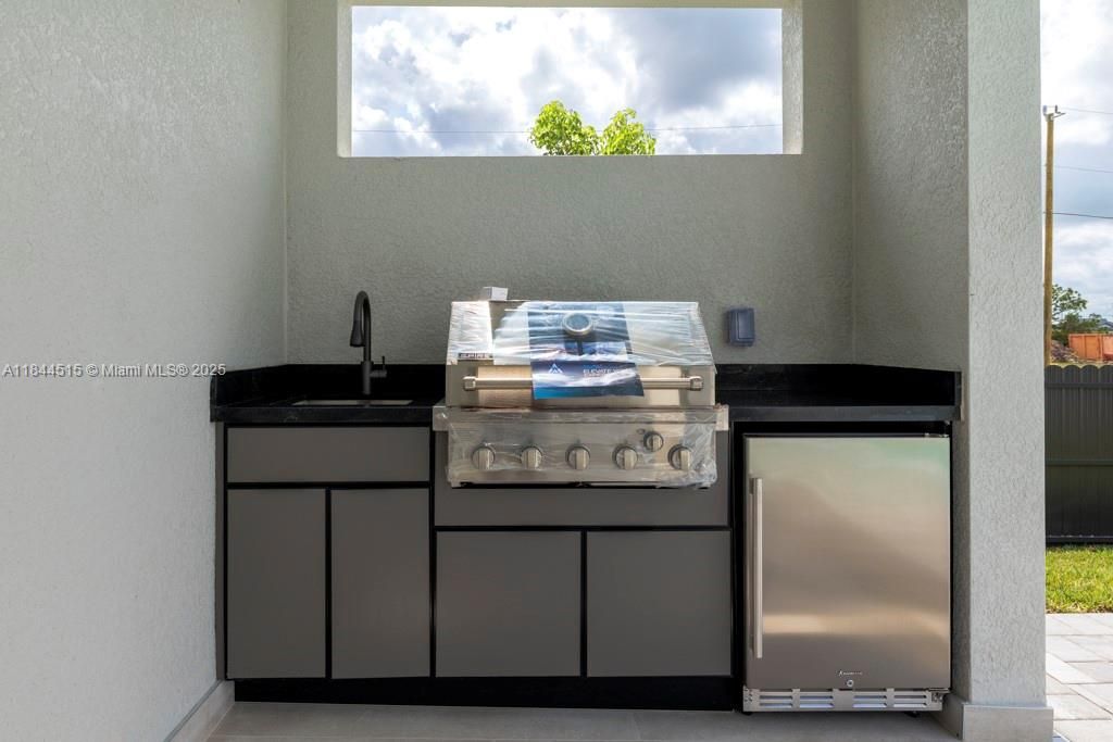 Recently Sold: $522,000 (3 beds, 3 baths, 1804 Square Feet)