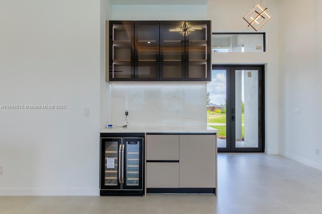 Recently Sold: $522,000 (3 beds, 3 baths, 1804 Square Feet)