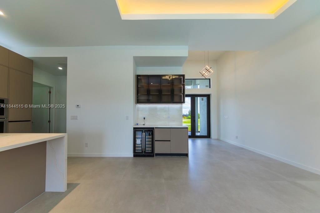 Recently Sold: $522,000 (3 beds, 3 baths, 1804 Square Feet)