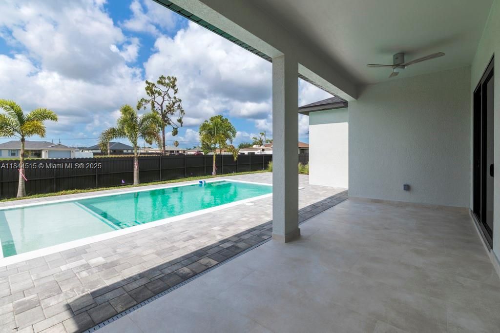 Recently Sold: $522,000 (3 beds, 3 baths, 1804 Square Feet)