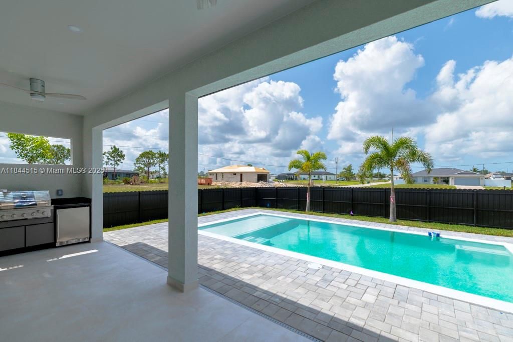 Recently Sold: $522,000 (3 beds, 3 baths, 1804 Square Feet)