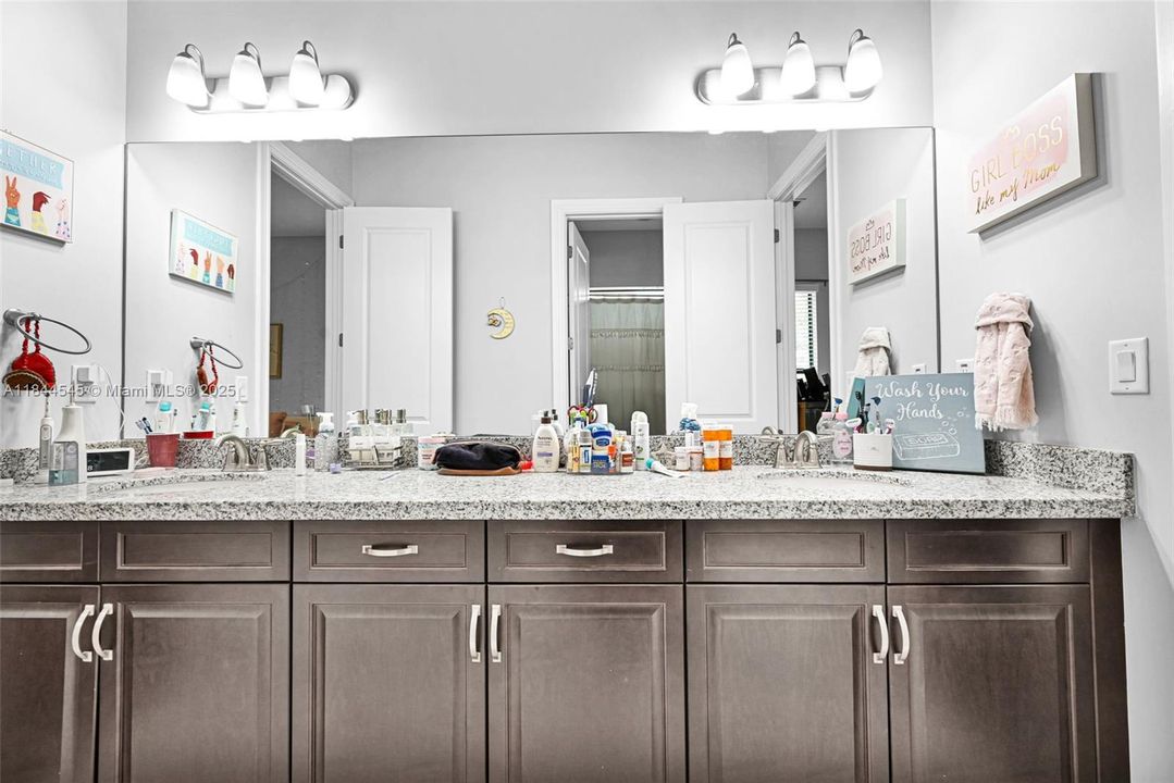 Recently Rented: $6,699 (4 beds, 3 baths, 2774 Square Feet)