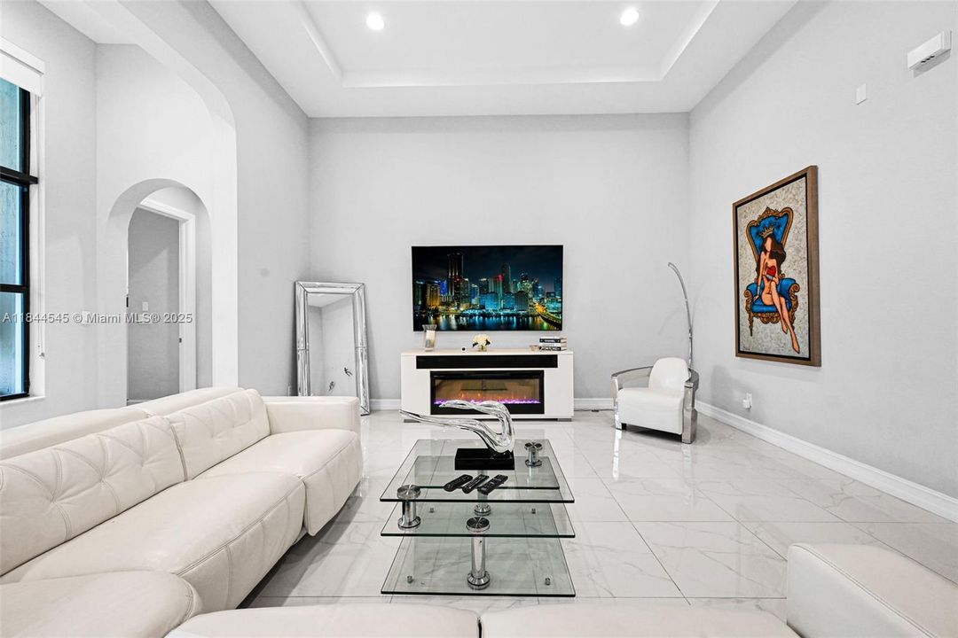 Recently Rented: $6,699 (4 beds, 3 baths, 2774 Square Feet)