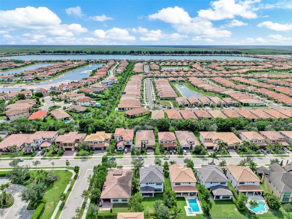 Recently Rented: $6,699 (4 beds, 3 baths, 2774 Square Feet)