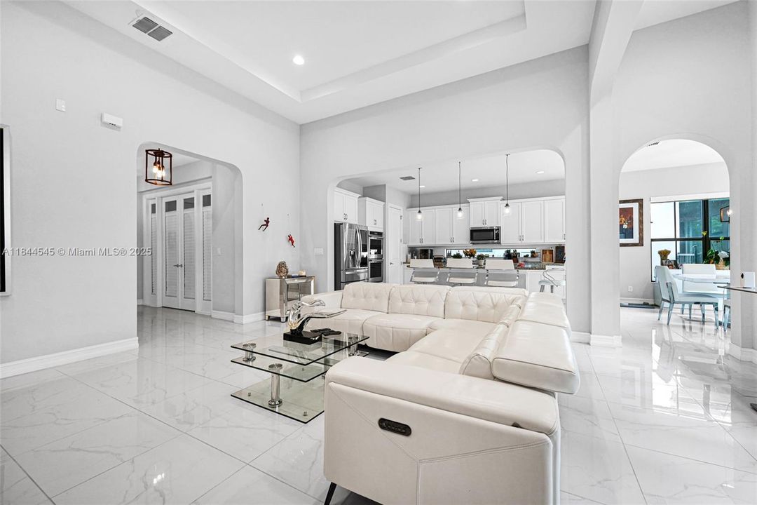 Recently Rented: $6,699 (4 beds, 3 baths, 2774 Square Feet)