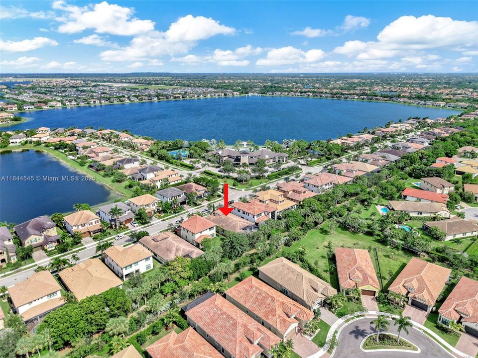 Recently Rented: $6,699 (4 beds, 3 baths, 2774 Square Feet)