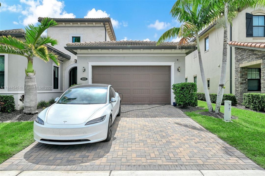 Recently Rented: $6,699 (4 beds, 3 baths, 2774 Square Feet)