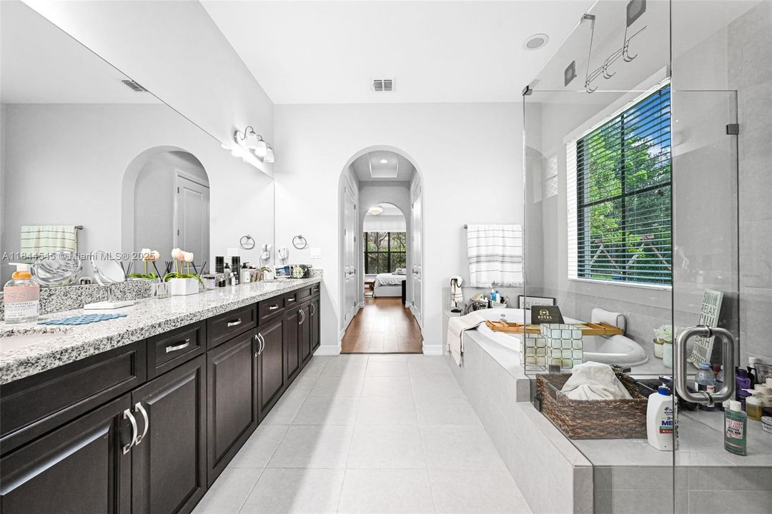 Recently Rented: $6,699 (4 beds, 3 baths, 2774 Square Feet)