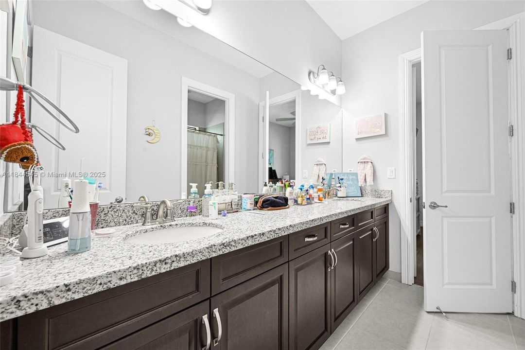 Recently Rented: $6,699 (4 beds, 3 baths, 2774 Square Feet)