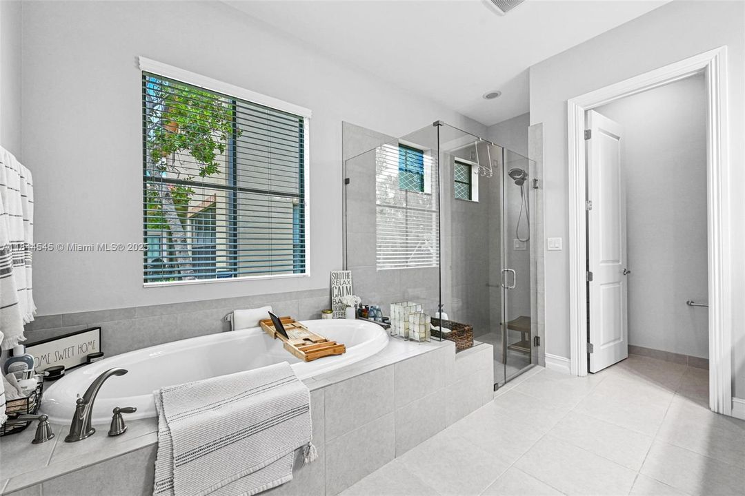 Recently Rented: $6,699 (4 beds, 3 baths, 2774 Square Feet)