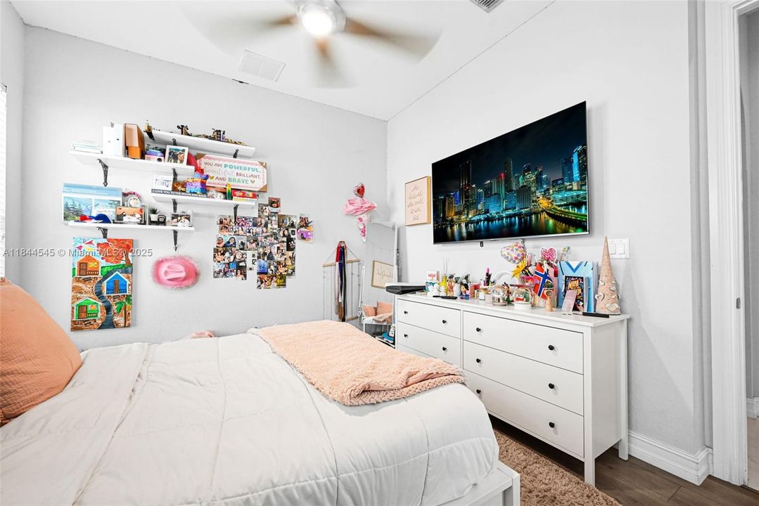 Recently Rented: $6,699 (4 beds, 3 baths, 2774 Square Feet)