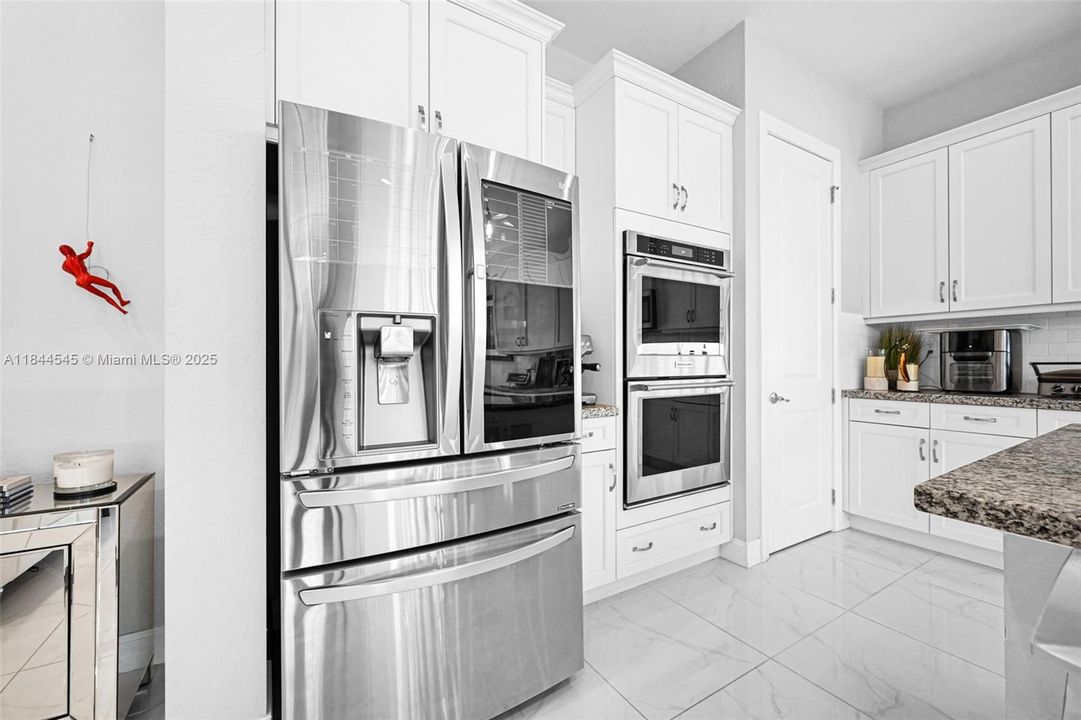 Recently Rented: $6,699 (4 beds, 3 baths, 2774 Square Feet)