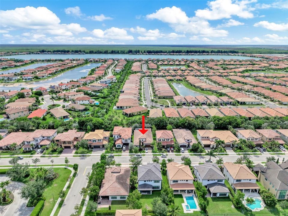 Recently Rented: $6,699 (4 beds, 3 baths, 2774 Square Feet)