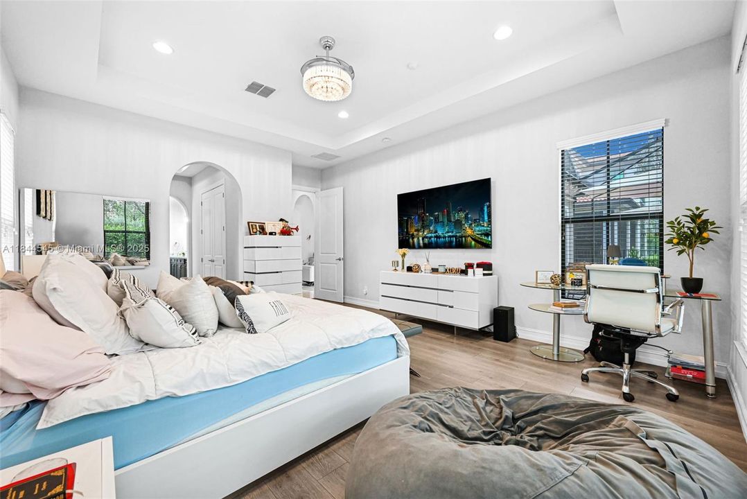 Recently Rented: $6,699 (4 beds, 3 baths, 2774 Square Feet)