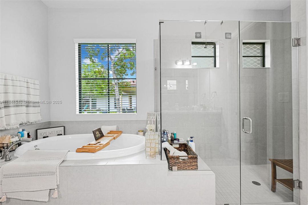 Recently Rented: $6,699 (4 beds, 3 baths, 2774 Square Feet)