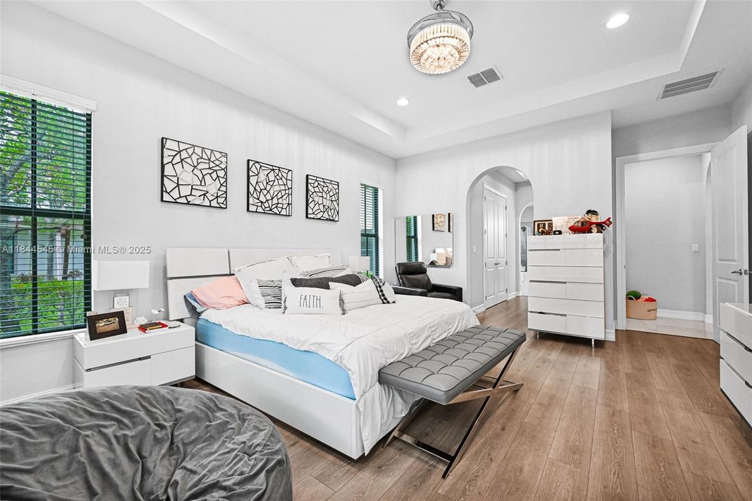 Recently Rented: $6,699 (4 beds, 3 baths, 2774 Square Feet)