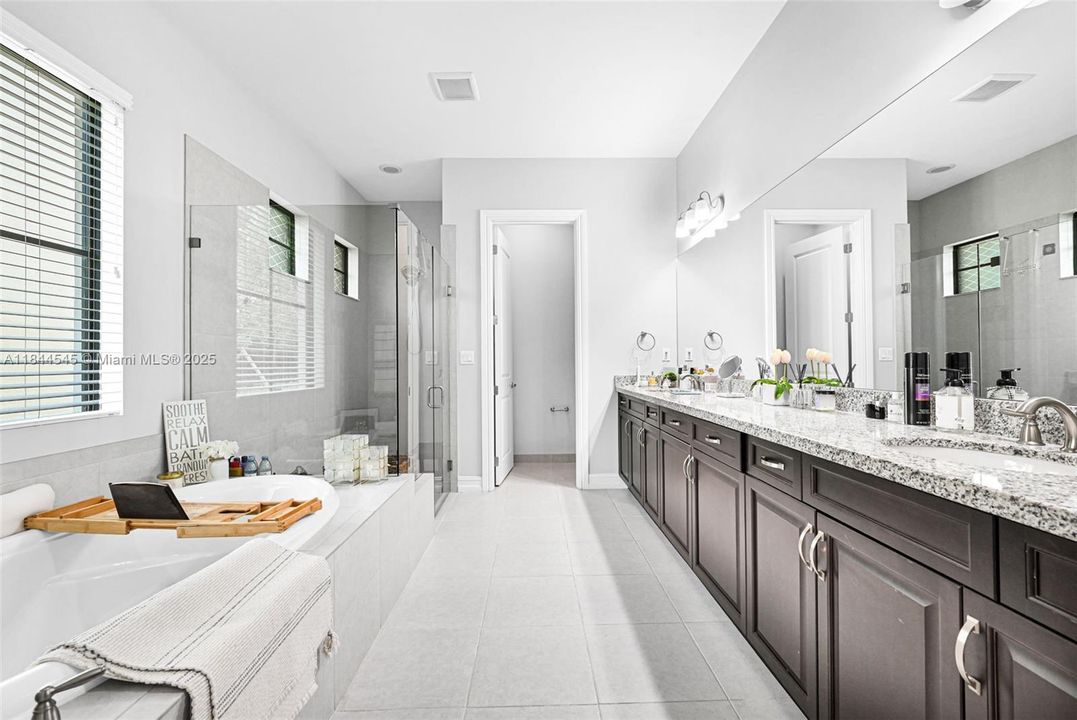 Recently Rented: $6,699 (4 beds, 3 baths, 2774 Square Feet)