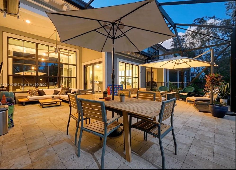 Recently Rented: $6,699 (4 beds, 3 baths, 2774 Square Feet)