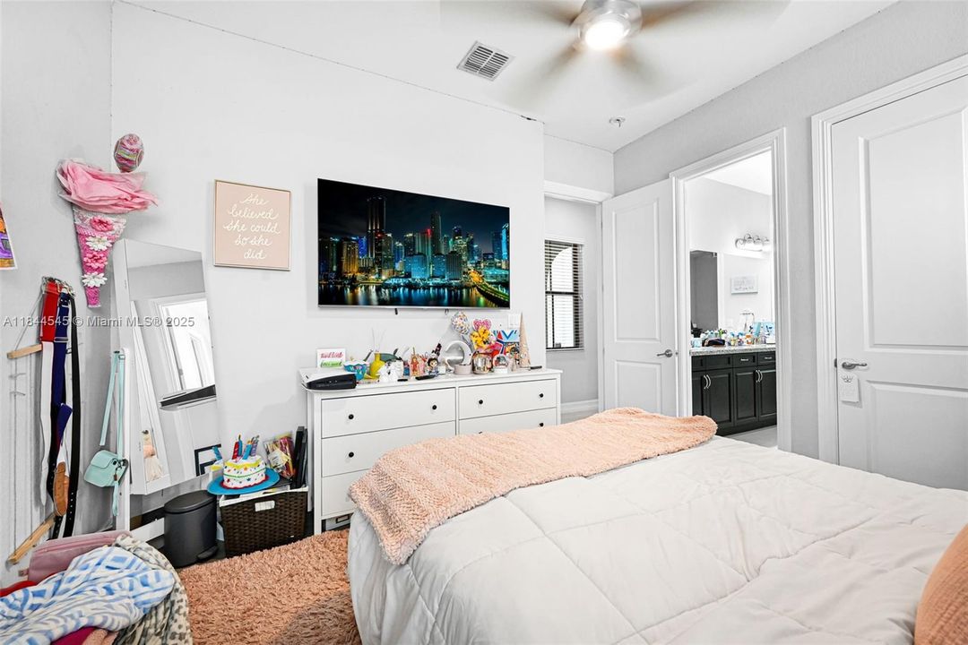 Recently Rented: $6,699 (4 beds, 3 baths, 2774 Square Feet)