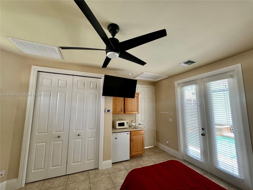 For Rent: $5,500 (3 beds, 3 baths, 1804 Square Feet)