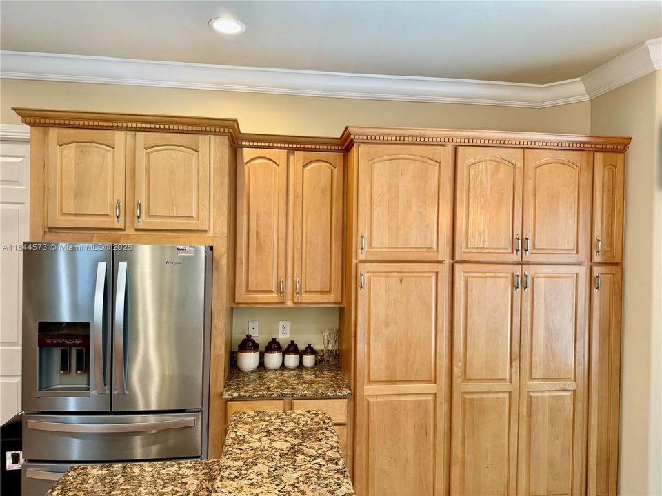 For Rent: $5,500 (3 beds, 3 baths, 1804 Square Feet)