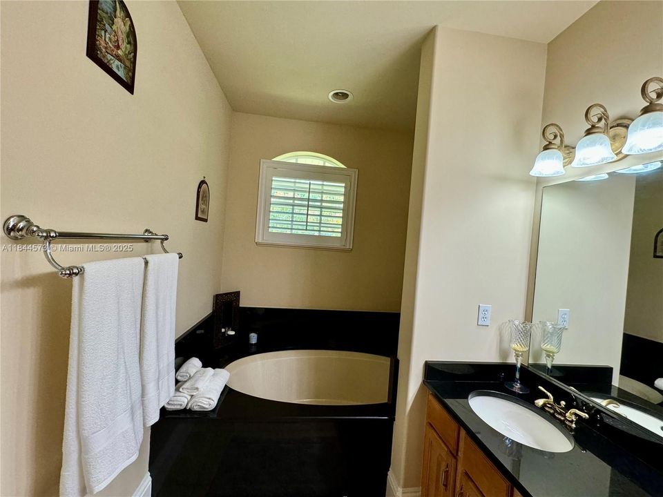 For Rent: $5,500 (3 beds, 3 baths, 1804 Square Feet)